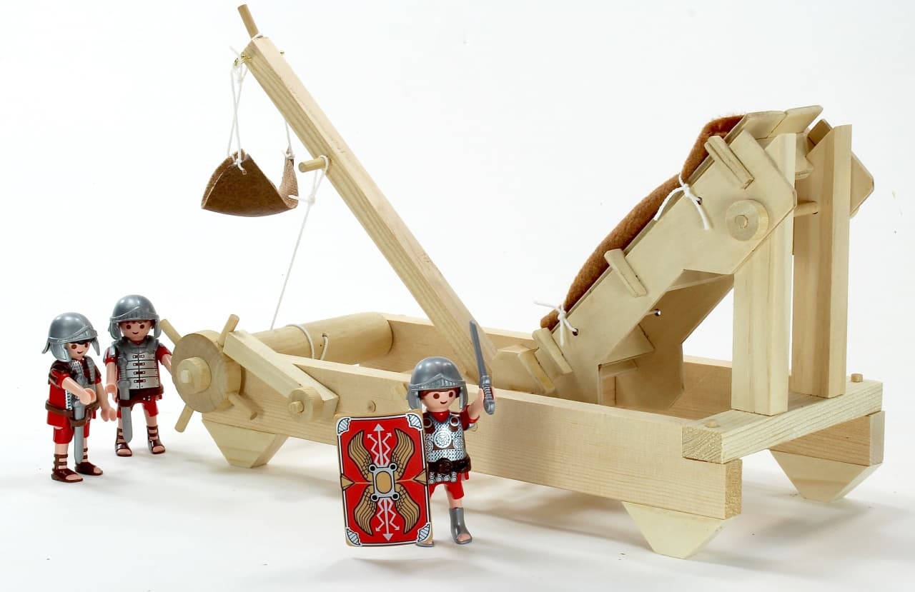 Kit de Construcție din Lemn – Onagerul Roman (Catapultă de Asediu prin Torsiune) 50 piese - Imaginea 3