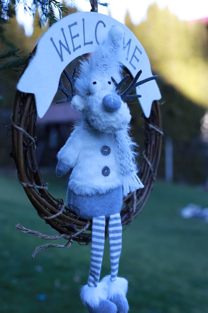 Coroniță din Ratan cu Figurină Festivă și Mesaj „Welcome” - Imaginea 3