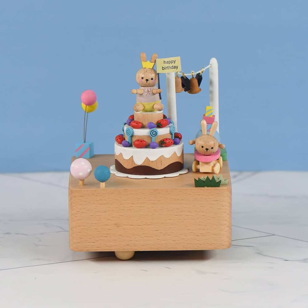 Cutiuță Muzicală Rotativă din Lemn – „Happy Birthday”